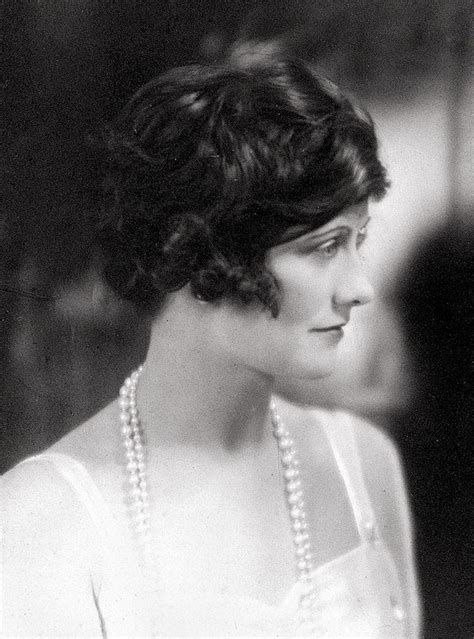 cheveux coco chanel|CHANEL .